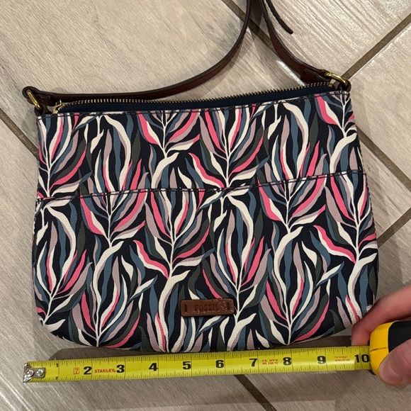 Fossil Pink and Black Leaf Pattern Crossbody Bag - Picture 5 of 6